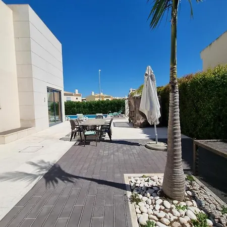 Luxury Olivia 10 - 15 Min To The Oura, Private Swimming Pool *